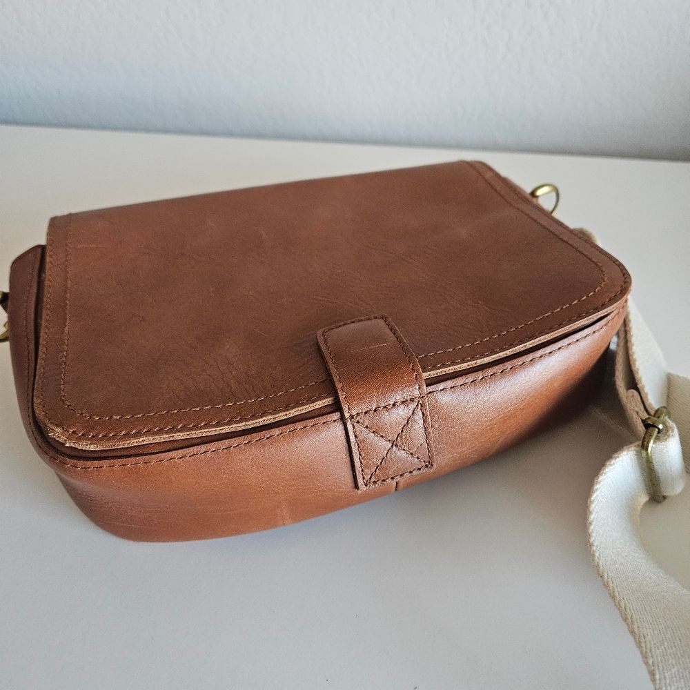 NWT Madewell The Transport Flap Shoulder Bag Leather in English Saddle Crossbody - Picture 7 of 11